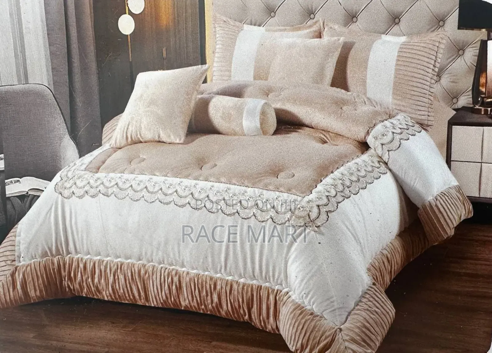Seven PCS Comforter Set