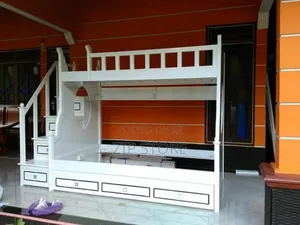 የ ልጆች ተደራራቢ አልጋ