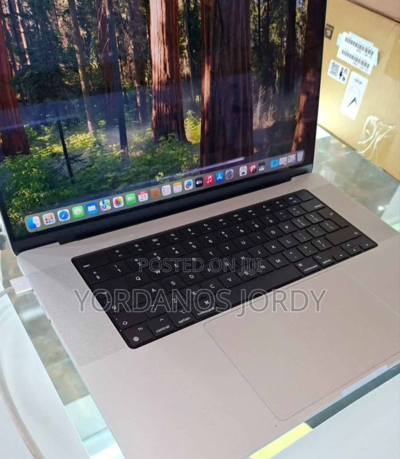 New Laptop Apple MacBook Pro M1 16GB Apple M1 Pro SSD 1T