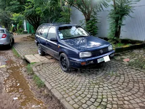 Photo - Volkswagen Golf Variant 1999 Blue