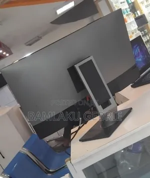 Almost New Dell 27 Inch 
Dell 27" Inch Monitor