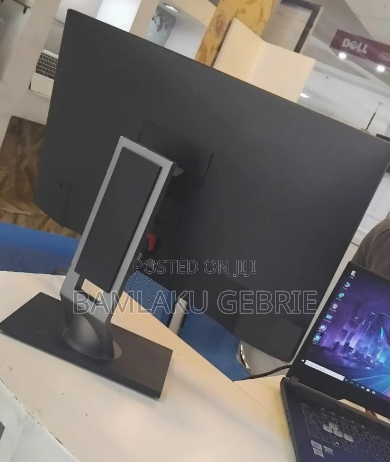 New Dell 24 Inch 
Dell 24" Inch Monitor
Frameless