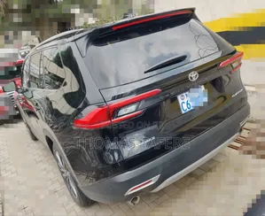 Toyota Grand Highlander Hybrid 2024 Blue