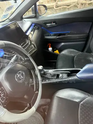 Toyota C-HR 2017 Silver