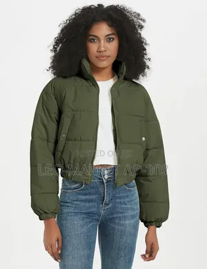 Photo - Stylish Women Crop Loose Warm Jacket
