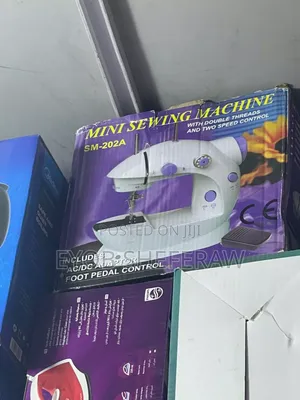 Photo - Mini Sewing Machine