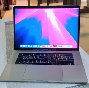 Photo - New Laptop Apple MacBook Pro 2017 16GB Intel Core I7 SSD 512GB