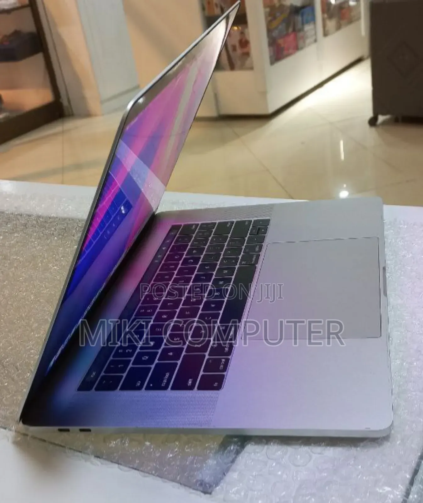 New Laptop Apple MacBook Pro 2017 16GB Intel Core I7 SSD 512GB