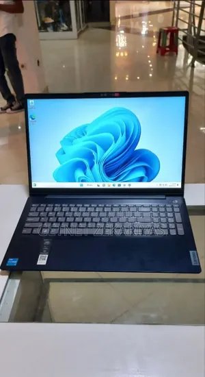 Photo - New Laptop Lenovo IdeaPad Y560 8GB Intel Core I3 SSD 256GB