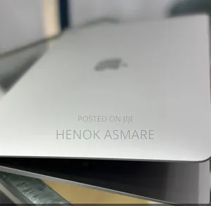 New Laptop Apple MacBook Pro M1 8GB Apple M1 SSD 256GB