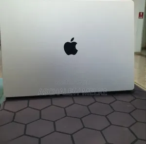 New Laptop Apple MacBook Pro 2021 M1 32GB AMD Ryzen 7 SSD 512GB