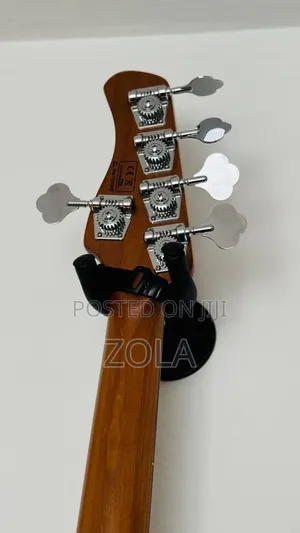Marcus Miller V5 5 String Bass Guitar