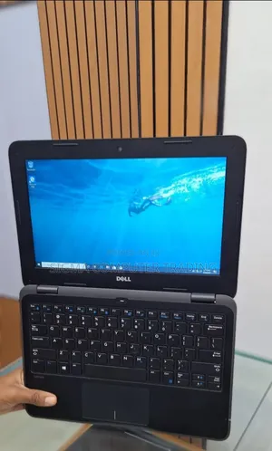 Photo - Laptop Dell Latitude 3180 8GB Intel Pentium SSD 128GB