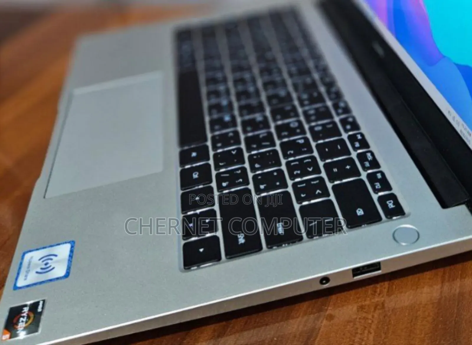 New Laptop Huawei MateBook 13 WRT-W19E 8GB Intel Core I5 SSD 512GB