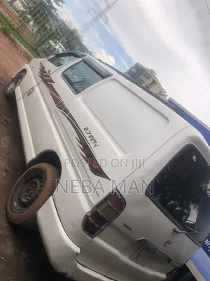 Toyota HiAce 2011 White