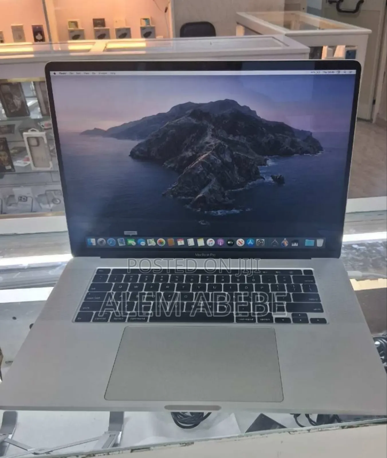 New Laptop Apple MacBook Pro 2019 16GB Apple M1 Pro SSD 512GB