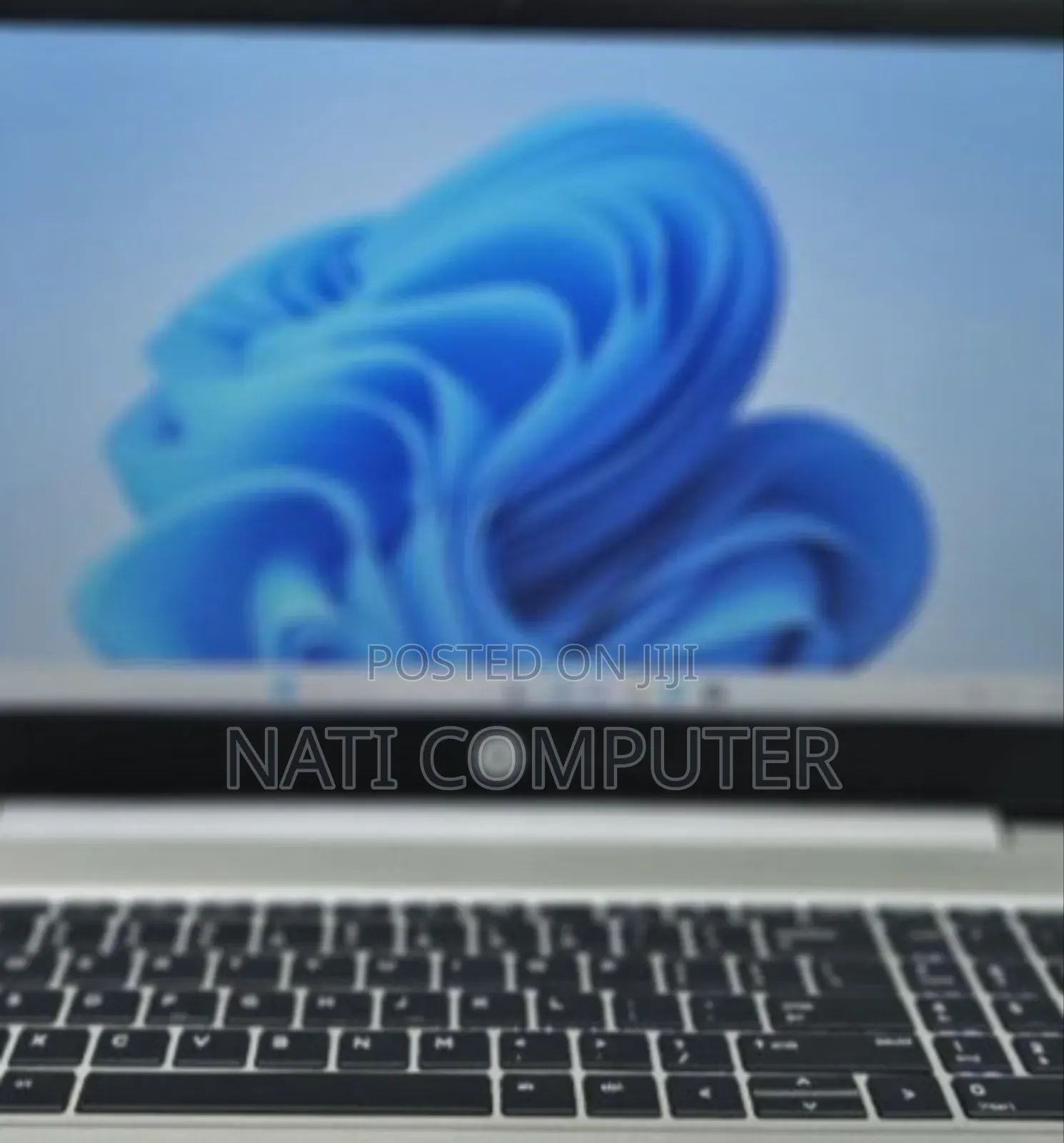 New Laptop HP Portable AC AC049TU 16GB Intel Core I5 SSD 512GB