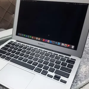 New Laptop Apple MacBook 4GB Intel Core I5 SSD 128GB