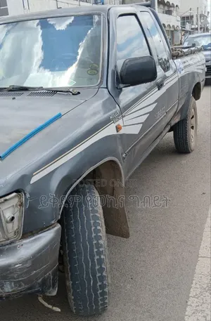 Toyota Hilux 1991 Gray
