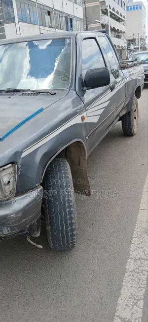 Toyota Hilux 1991 Gray