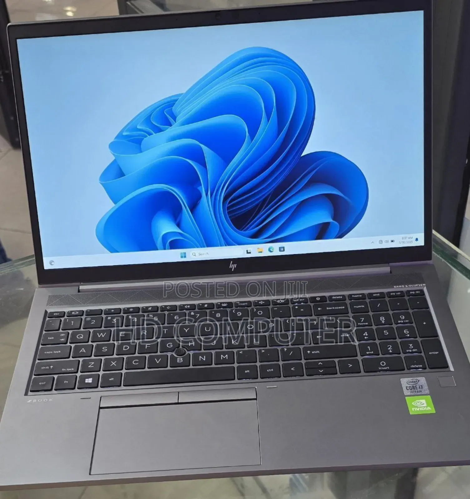 New Laptop HP ZBook Firefly 15 G7 16GB Intel Core I7 SSD 1T