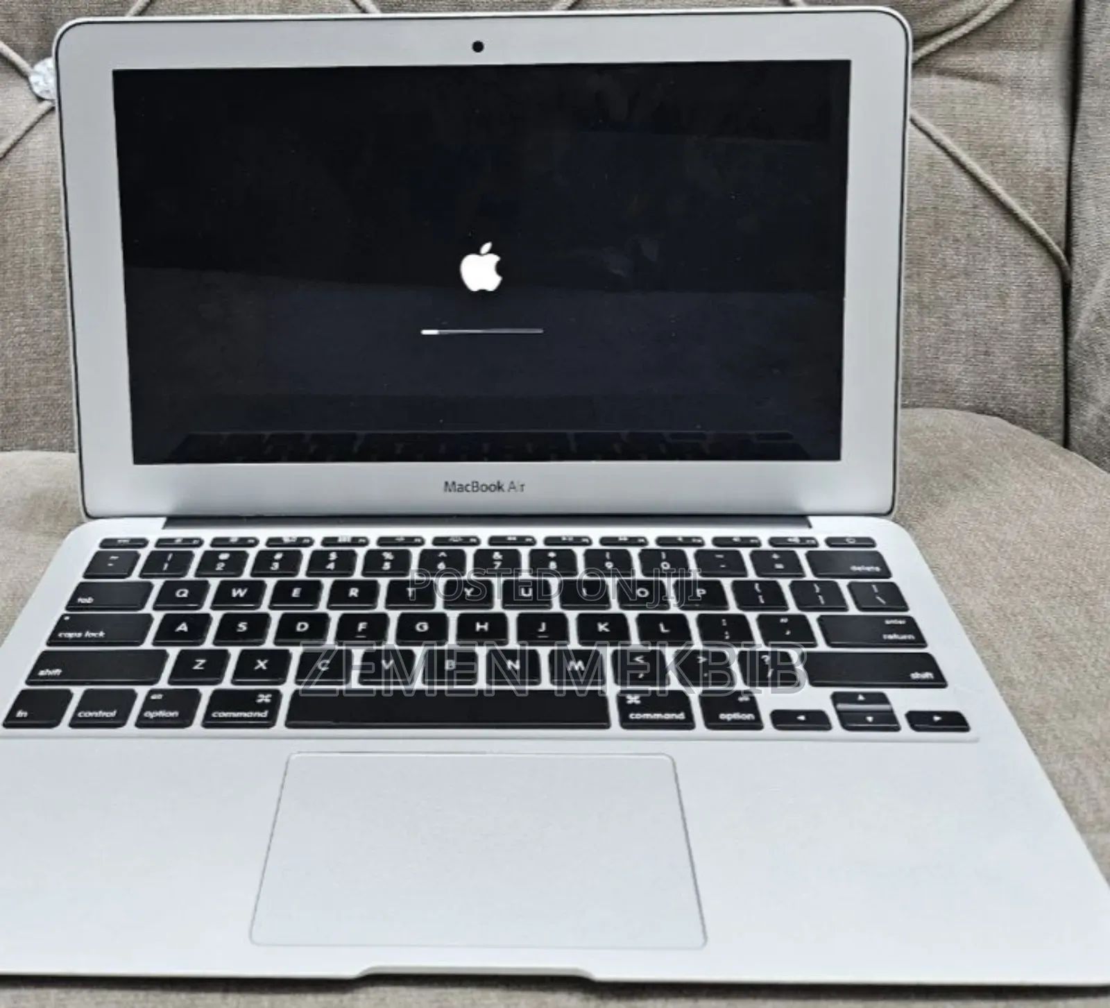 New Laptop Apple MacBook Pro 2015 4GB Intel Core I5 SSHD (Hybrid) 128GB