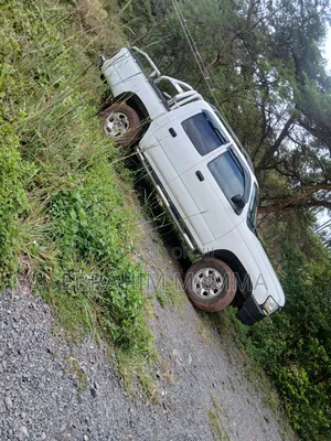 Toyota Hilux 2000 White