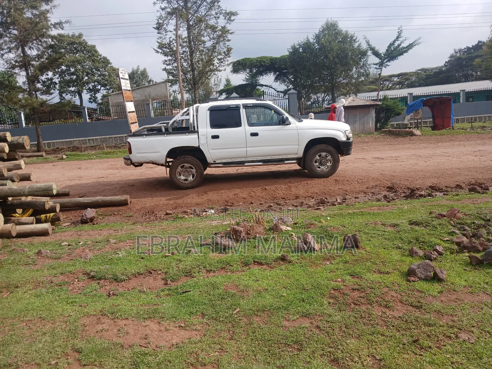 Toyota Hilux 2000 White