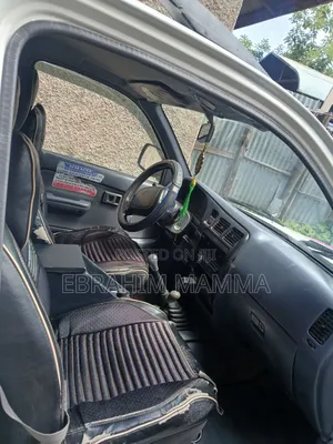 Toyota Hilux 2000 White