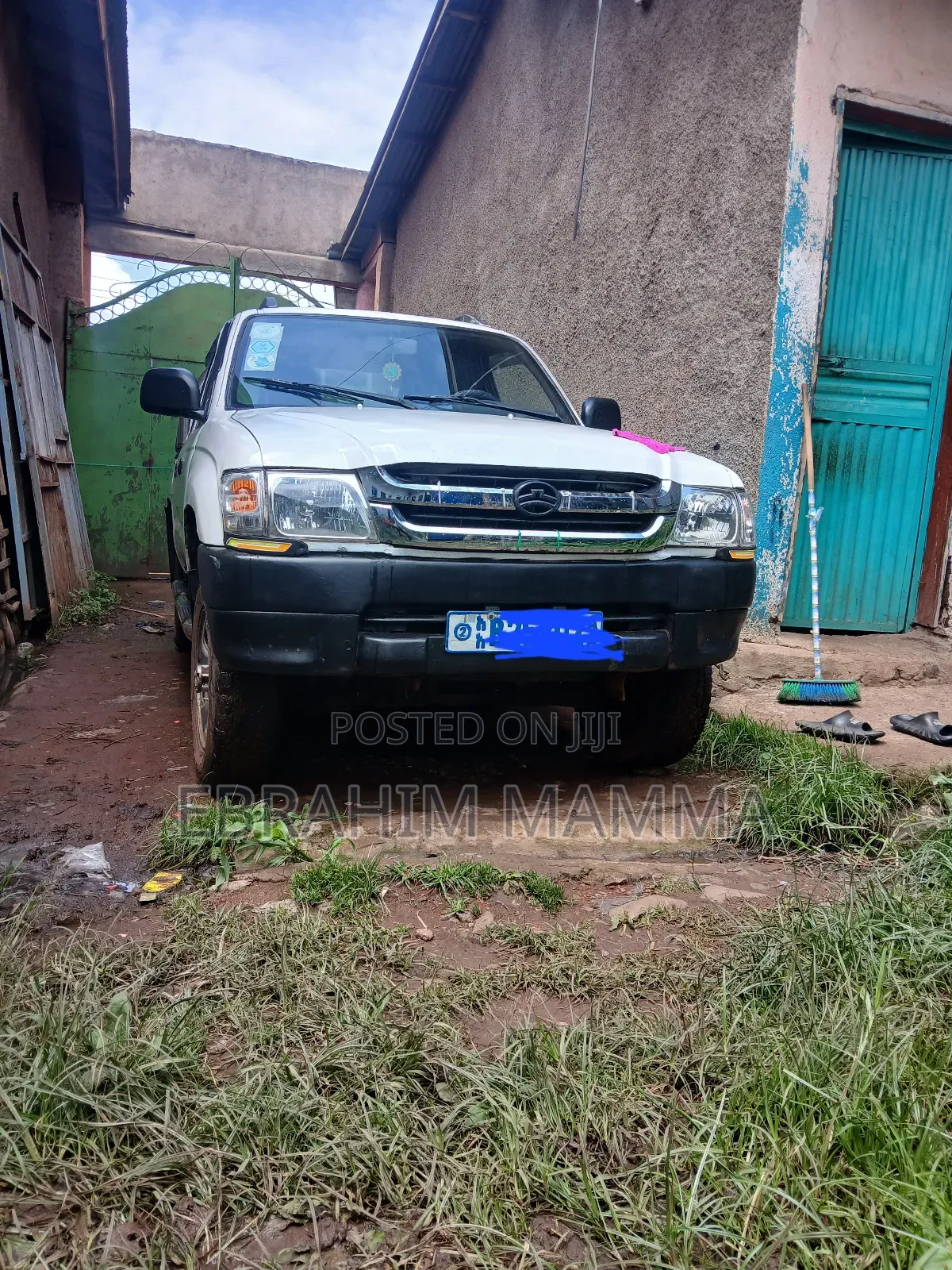 Toyota Hilux 2000 White