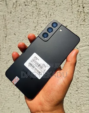Photo - New Samsung Galaxy S22 5G 128 GB Black