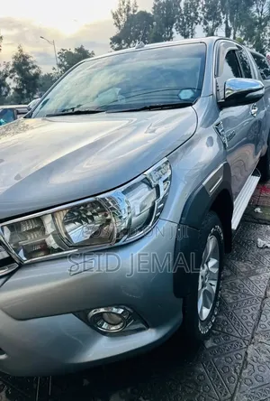 Toyota Hilux 2017 Silver