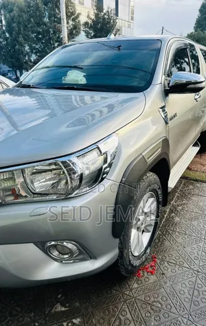 Toyota Hilux 2017 Silver