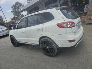 Hyundai Santa Fe 2013 White