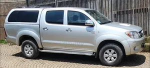 Photo - Toyota Hilux 2008 Silver