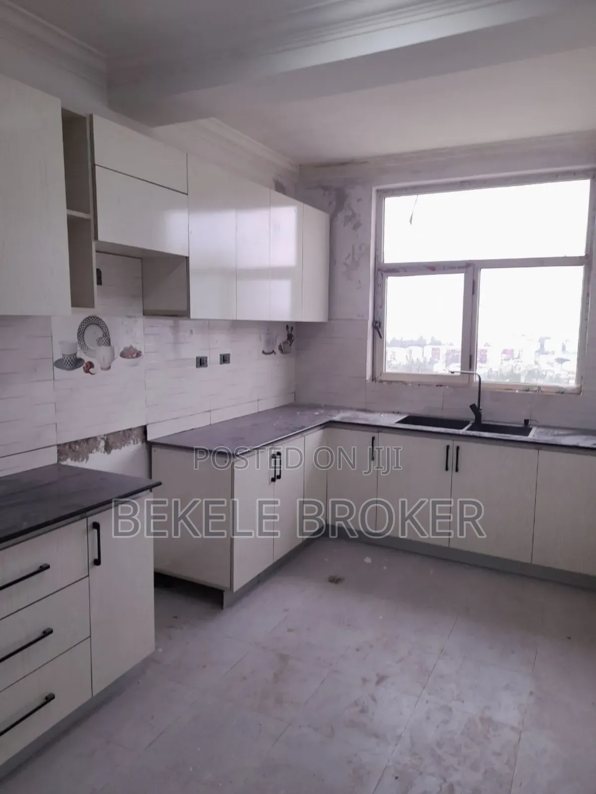 Furnished 3bdrm Apartment in አፓርትመንት, Bole for sale