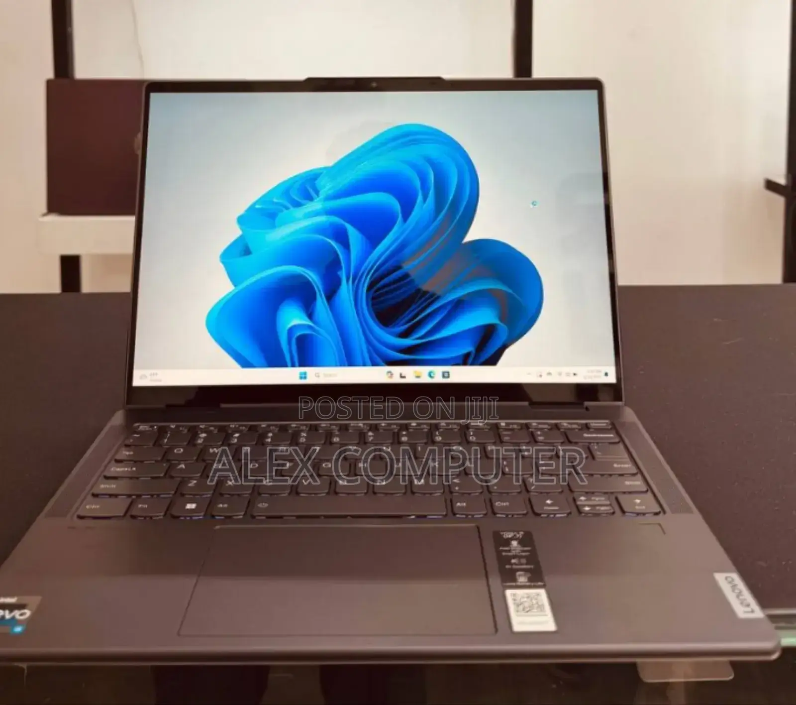 New Laptop Lenovo Yoga 7i 16GB Intel Core I5 SSD 512GB