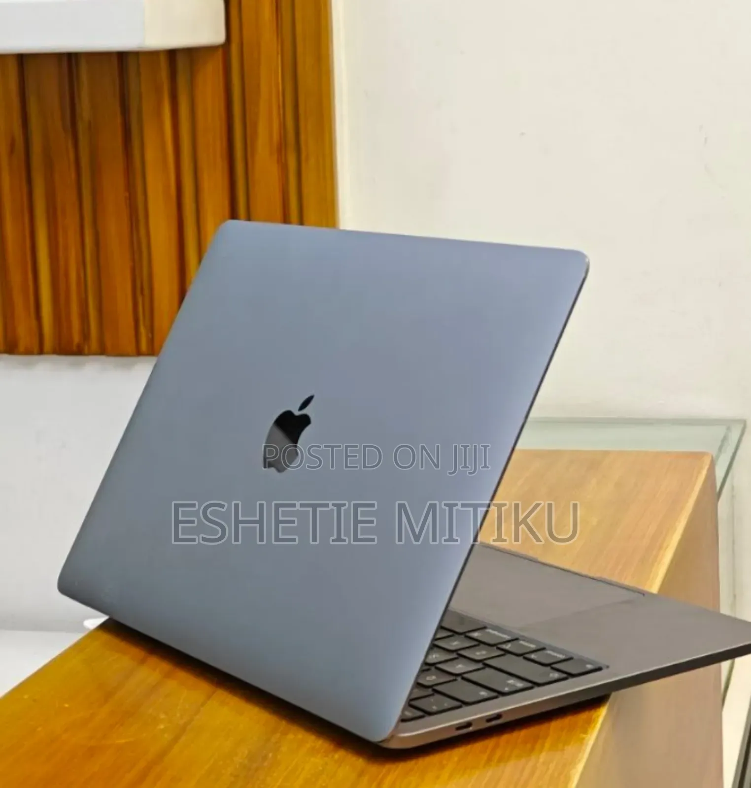 New Laptop Apple MacBook Air 2020 M1 8GB Intel Core I5 SSD 256GB