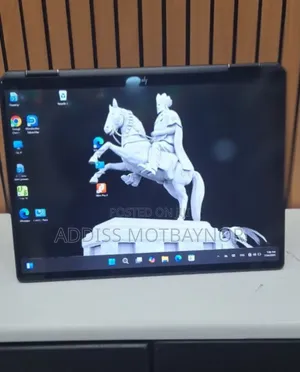 Photo - New Laptop HP Spectre 16GB Intel Core I5 SSD 1T