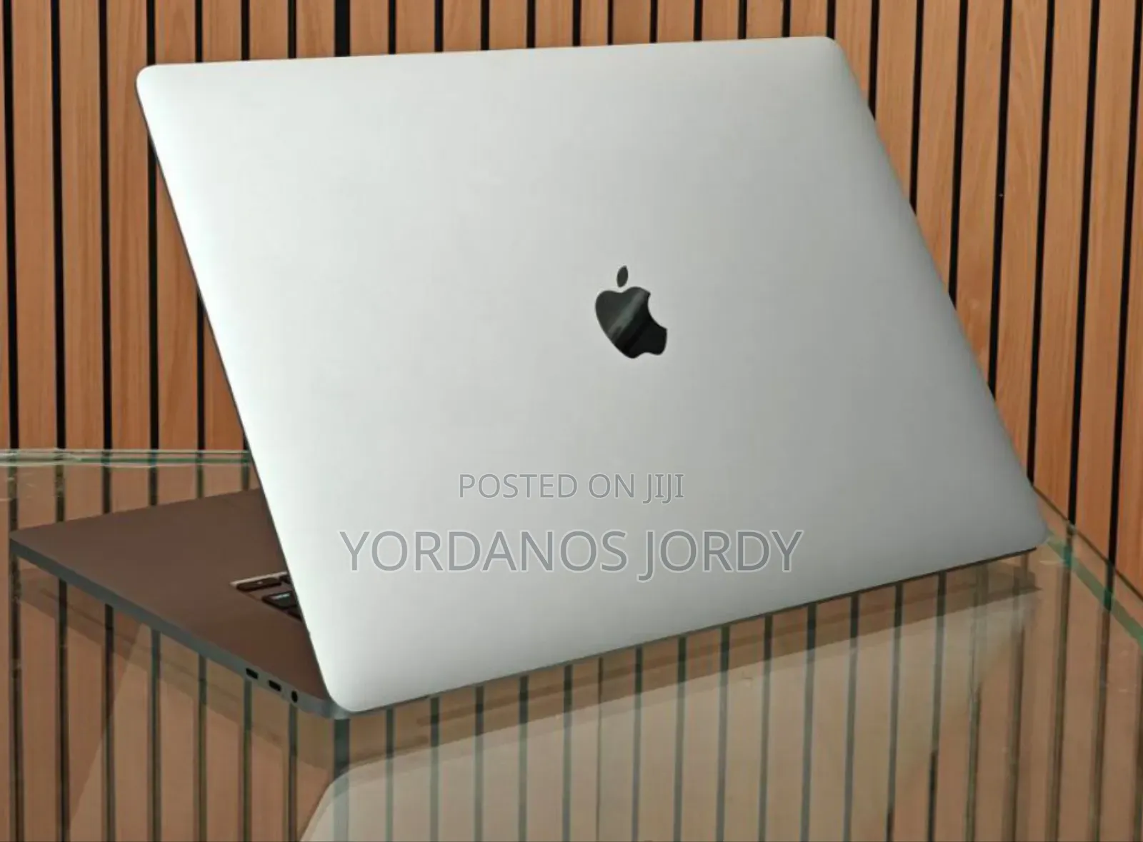 New Laptop Apple MacBook Pro 2019 16GB Intel Core I7 SSD 512GB