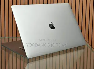 New Laptop Apple MacBook Pro 2019 16GB Intel Core I7 SSD 512GB