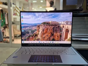 New Laptop Asus Zenbook 14 UX434 16GB Intel Core I7 SSD 1T