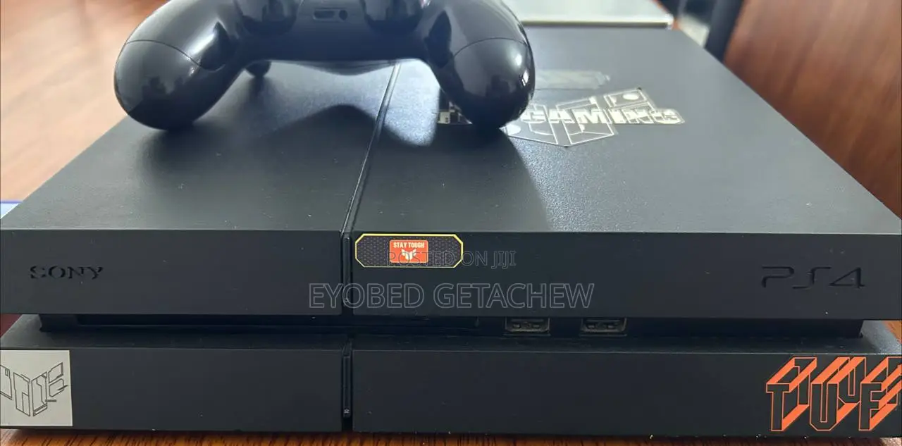 Ps4 1 Terabytes With PSN Account, CDS and Controllers