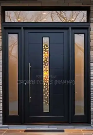 ክራዉን ከእንጨት ፋይበር ፣ ከተፈጥሮ ድንጋይ እና ሲንቴቲክ ኮምፖዚት የተሠሩ በሮች በተመጣጣኝ ዋጋ