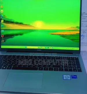 Photo - New Laptop Huawei MateBook 13 WRT-W29E 8GB Intel Core i5 SSD 512GB