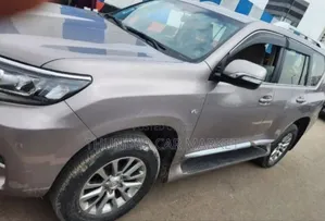 Toyota Land Cruiser Prado 2021 Silver