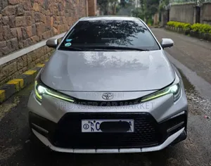 Photo - Toyota Corolla 2022 Silver