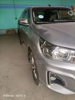 Toyota Hilux 2021 Silver
