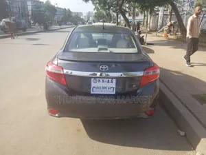 Toyota Yaris 2015 Gray