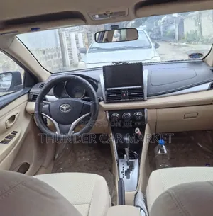 Toyota Yaris 2015 Gray